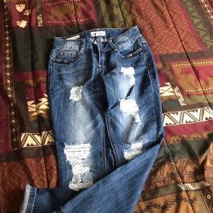 Dollhouse Size 3 skinny Capri jeans